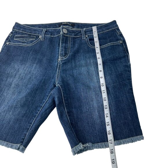 Roz & Ali Womens Denim Mid Rise Bermuda jean Shorts Size 8 Frayed Hem Blue Wash - Picture 7 of 8